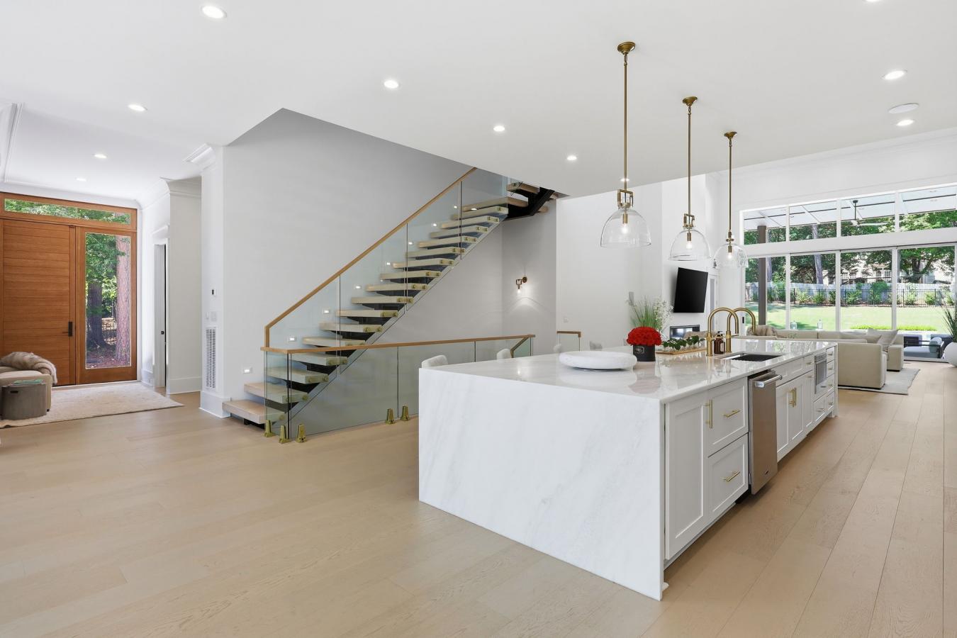 Raleigh, North Carolina, 27609, United States, 4 Bedrooms Bedrooms, ,6 BathroomsBathrooms,Residential,For Sale,2049933