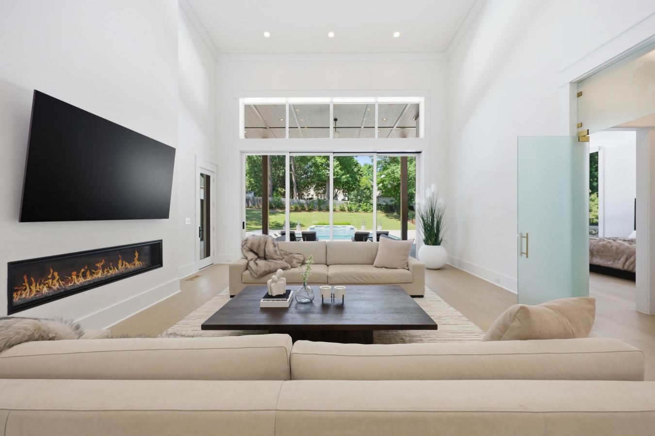Raleigh, North Carolina, 27609, United States, 4 Bedrooms Bedrooms, ,6 BathroomsBathrooms,Residential,For Sale,2049933