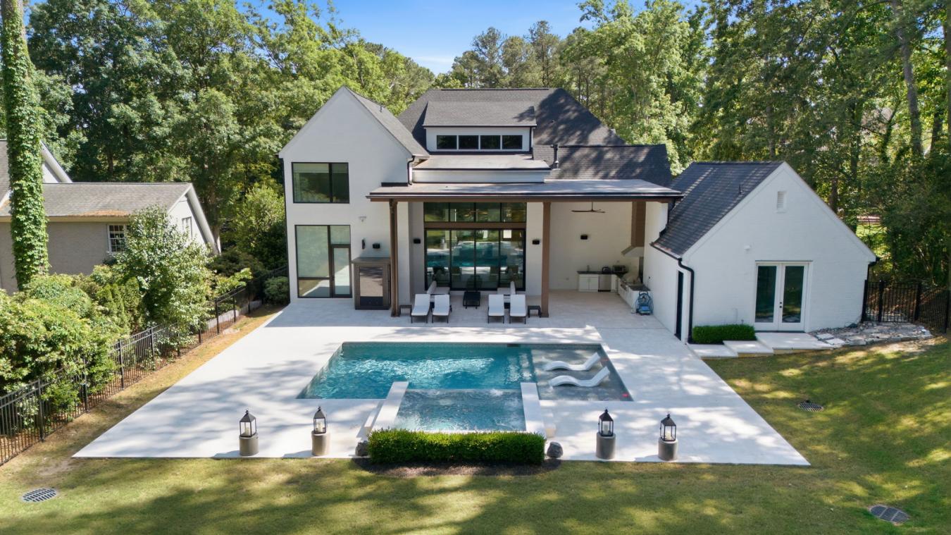 Raleigh, North Carolina, 27609, United States, 4 Bedrooms Bedrooms, ,6 BathroomsBathrooms,Residential,For Sale,2049933