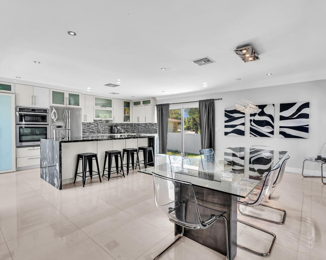 North Miami, Florida, 33181, United States, 5 Bedrooms Bedrooms, ,3 BathroomsBathrooms,Residential,For Sale,2049931