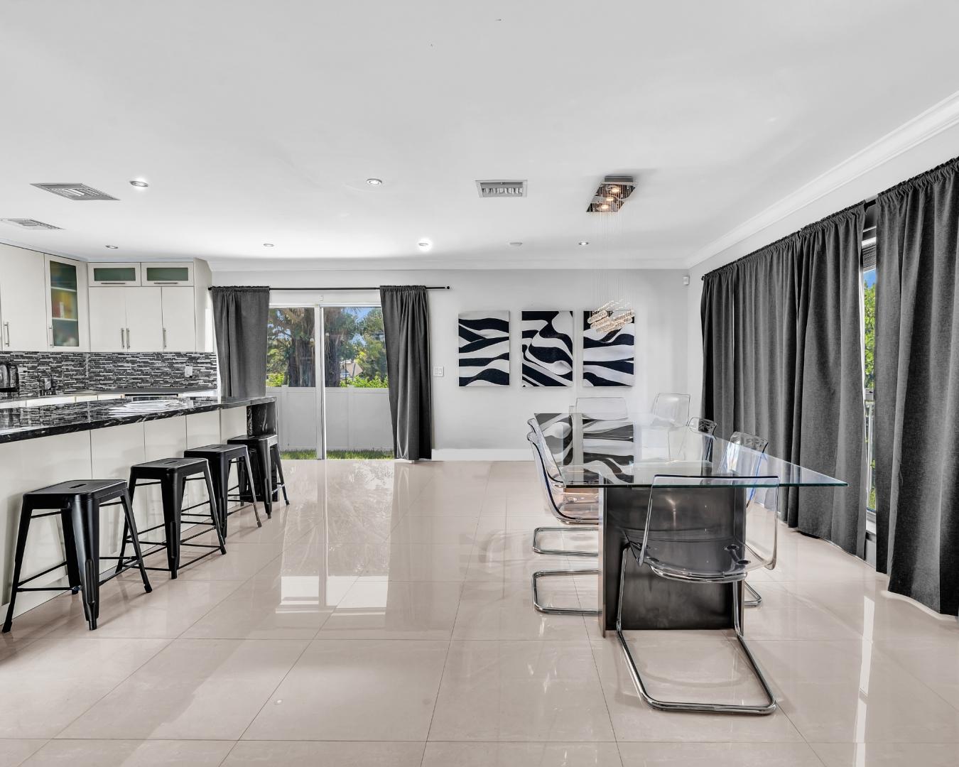 North Miami, Florida, 33181, United States, 5 Bedrooms Bedrooms, ,3 BathroomsBathrooms,Residential,For Sale,2049931