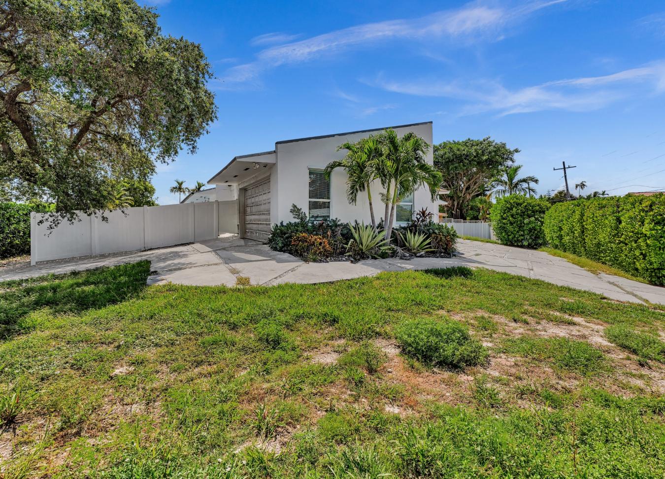 North Miami, Florida, 33181, United States, 5 Bedrooms Bedrooms, ,3 BathroomsBathrooms,Residential,For Sale,2049931