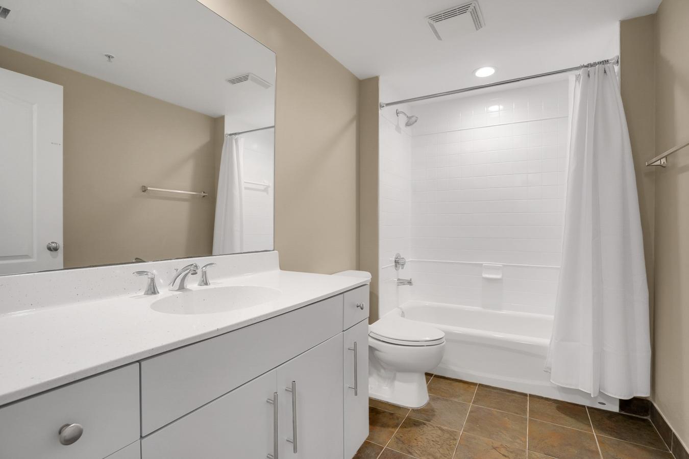 Fort Lauderdale, Broward, 33301, United States, 2 Bedrooms Bedrooms, ,2 BathroomsBathrooms,Residential,For Sale,2049927
