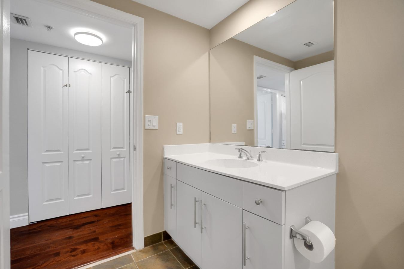 Fort Lauderdale, Broward, 33301, United States, 2 Bedrooms Bedrooms, ,2 BathroomsBathrooms,Residential,For Sale,2049927