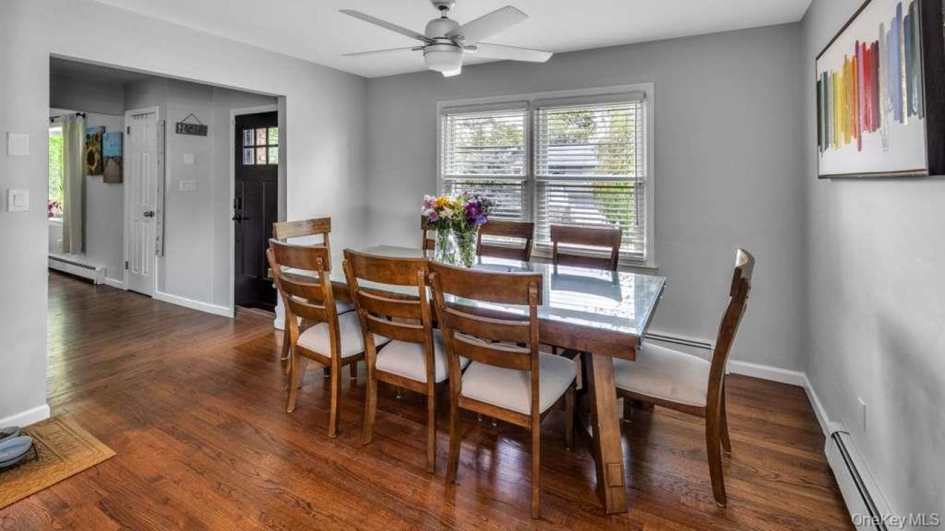 Huntington, Suffolk County, 11743, United States, 4 Bedrooms Bedrooms, ,2 BathroomsBathrooms,Residential,For Sale,2049925