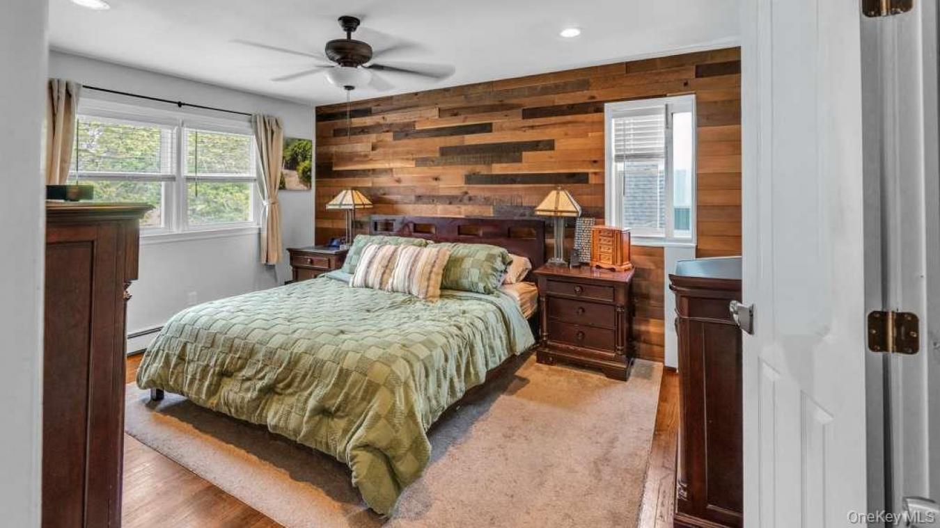 Huntington, Suffolk County, 11743, United States, 4 Bedrooms Bedrooms, ,2 BathroomsBathrooms,Residential,For Sale,2049925