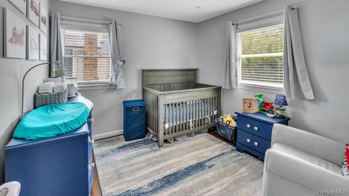 Huntington, Suffolk County, 11743, United States, 4 Bedrooms Bedrooms, ,2 BathroomsBathrooms,Residential,For Sale,2049925