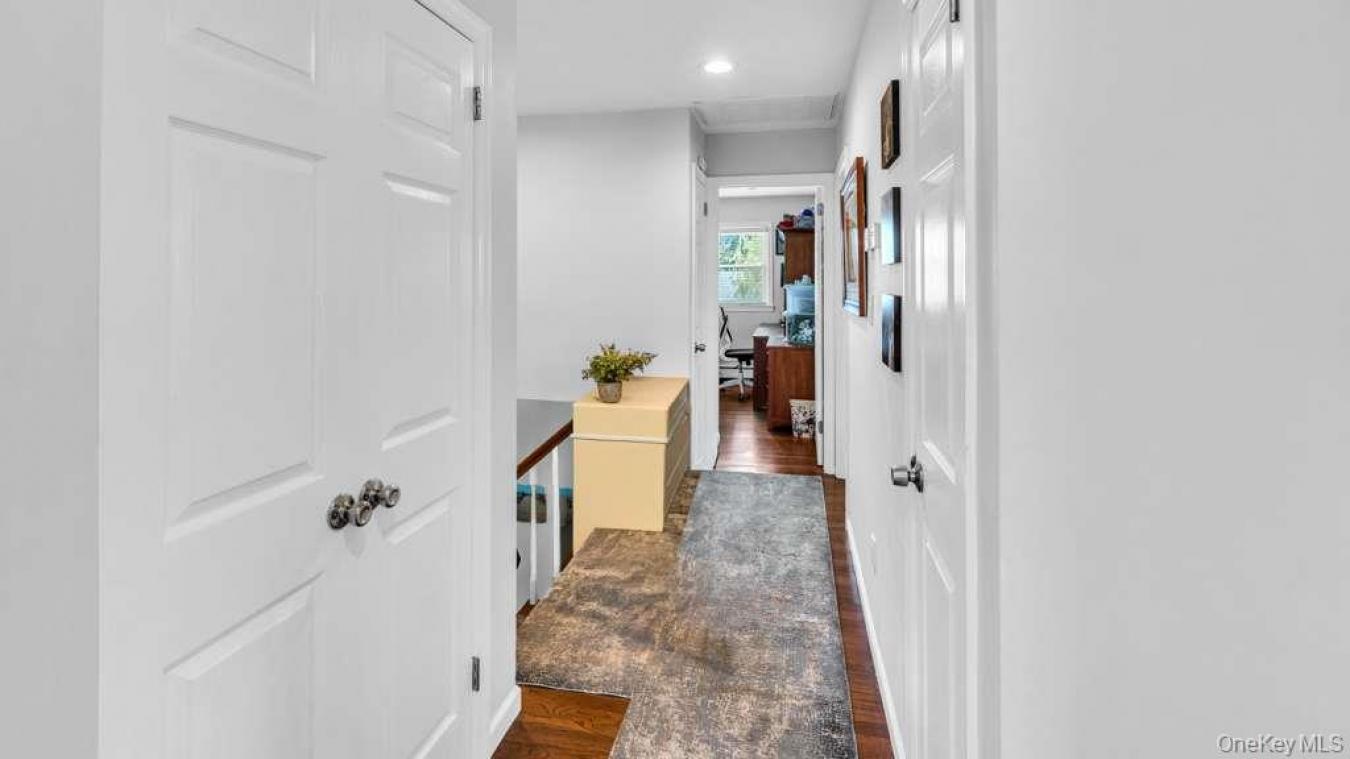 Huntington, Suffolk County, 11743, United States, 4 Bedrooms Bedrooms, ,2 BathroomsBathrooms,Residential,For Sale,2049925