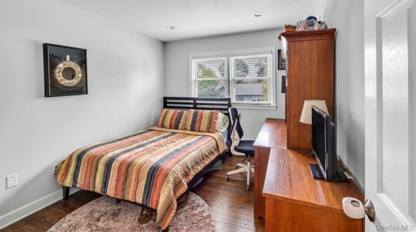 Huntington, Suffolk County, 11743, United States, 4 Bedrooms Bedrooms, ,2 BathroomsBathrooms,Residential,For Sale,2049925