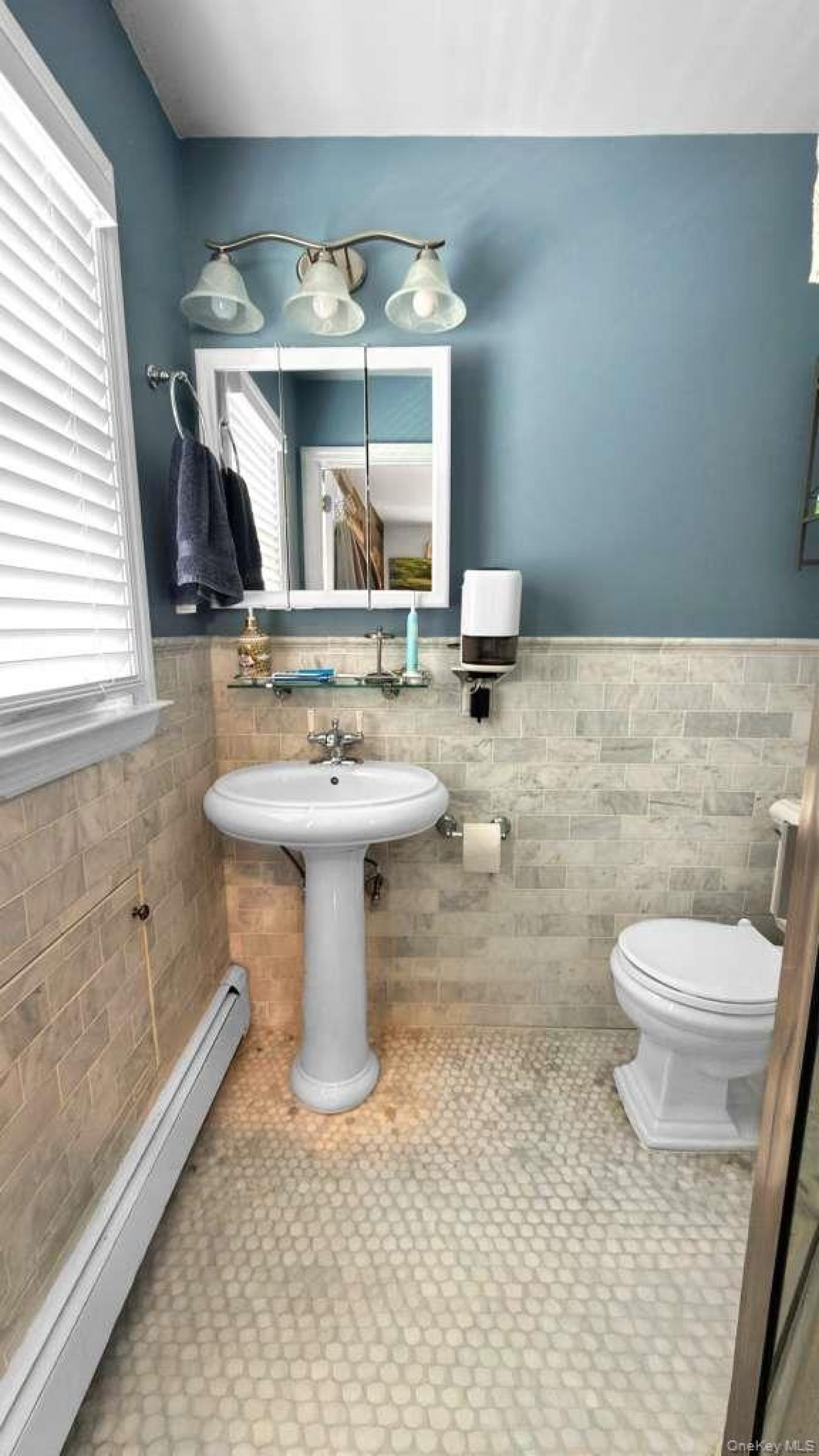 Huntington, Suffolk County, 11743, United States, 4 Bedrooms Bedrooms, ,2 BathroomsBathrooms,Residential,For Sale,2049925
