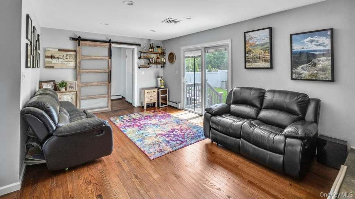 Huntington, Suffolk County, 11743, United States, 4 Bedrooms Bedrooms, ,2 BathroomsBathrooms,Residential,For Sale,2049925