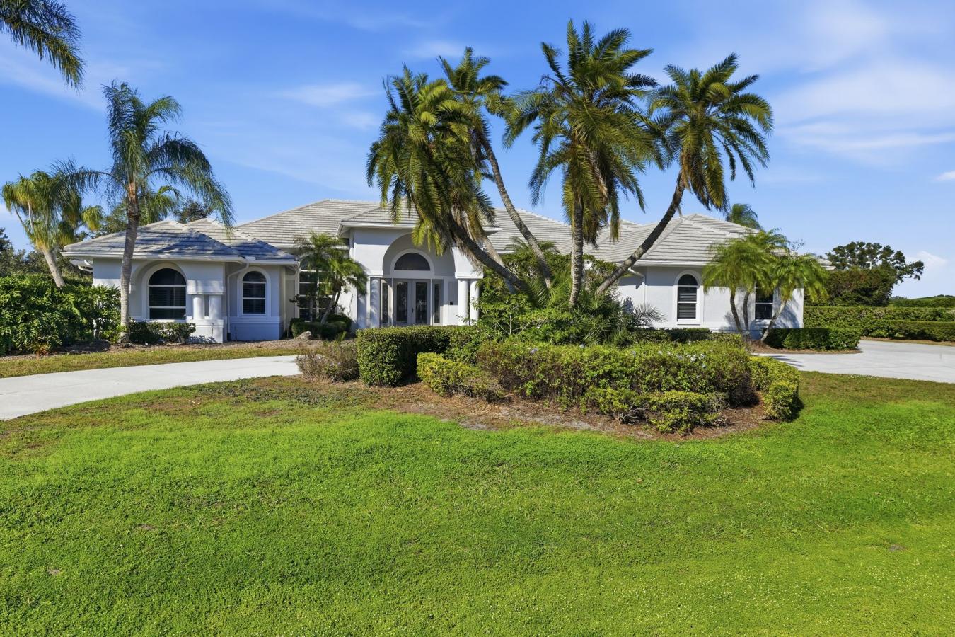 Sarasota, Sarasota, 34240, United States, 5 Bedrooms Bedrooms, ,6 BathroomsBathrooms,Residential,For Sale,2049921
