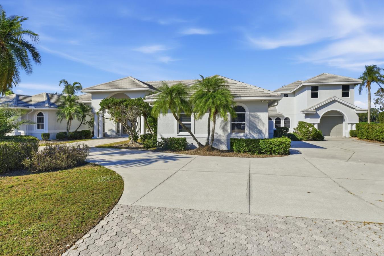 Sarasota, Sarasota, 34240, United States, 5 Bedrooms Bedrooms, ,6 BathroomsBathrooms,Residential,For Sale,2049921
