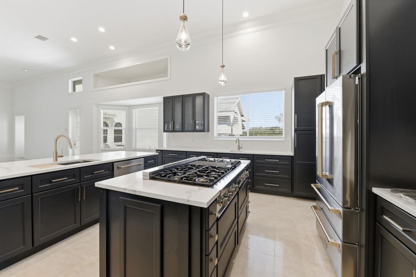 Sarasota, Sarasota, 34240, United States, 5 Bedrooms Bedrooms, ,6 BathroomsBathrooms,Residential,For Sale,2049921