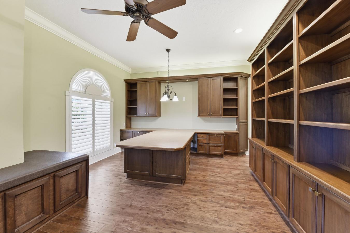 Sarasota, Sarasota, 34240, United States, 5 Bedrooms Bedrooms, ,6 BathroomsBathrooms,Residential,For Sale,2049921
