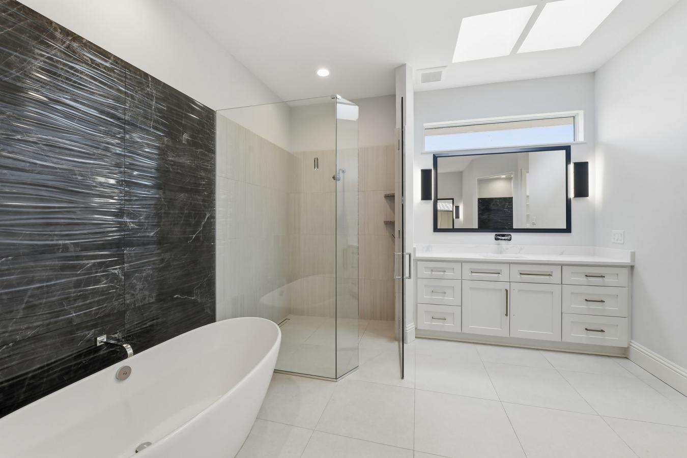 Sarasota, Sarasota, 34240, United States, 5 Bedrooms Bedrooms, ,6 BathroomsBathrooms,Residential,For Sale,2049921