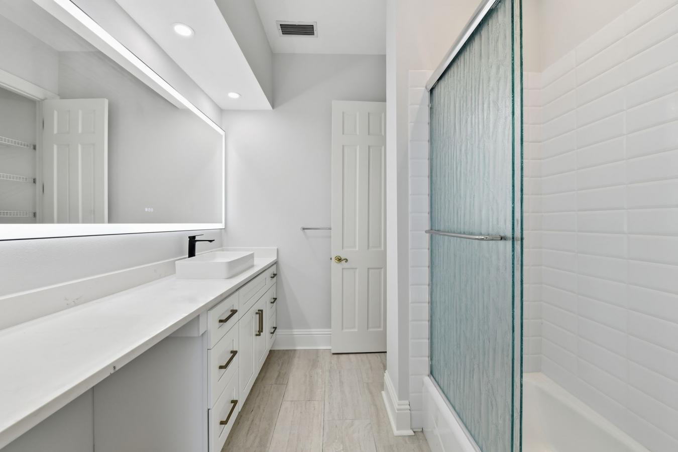 Sarasota, Sarasota, 34240, United States, 5 Bedrooms Bedrooms, ,6 BathroomsBathrooms,Residential,For Sale,2049921