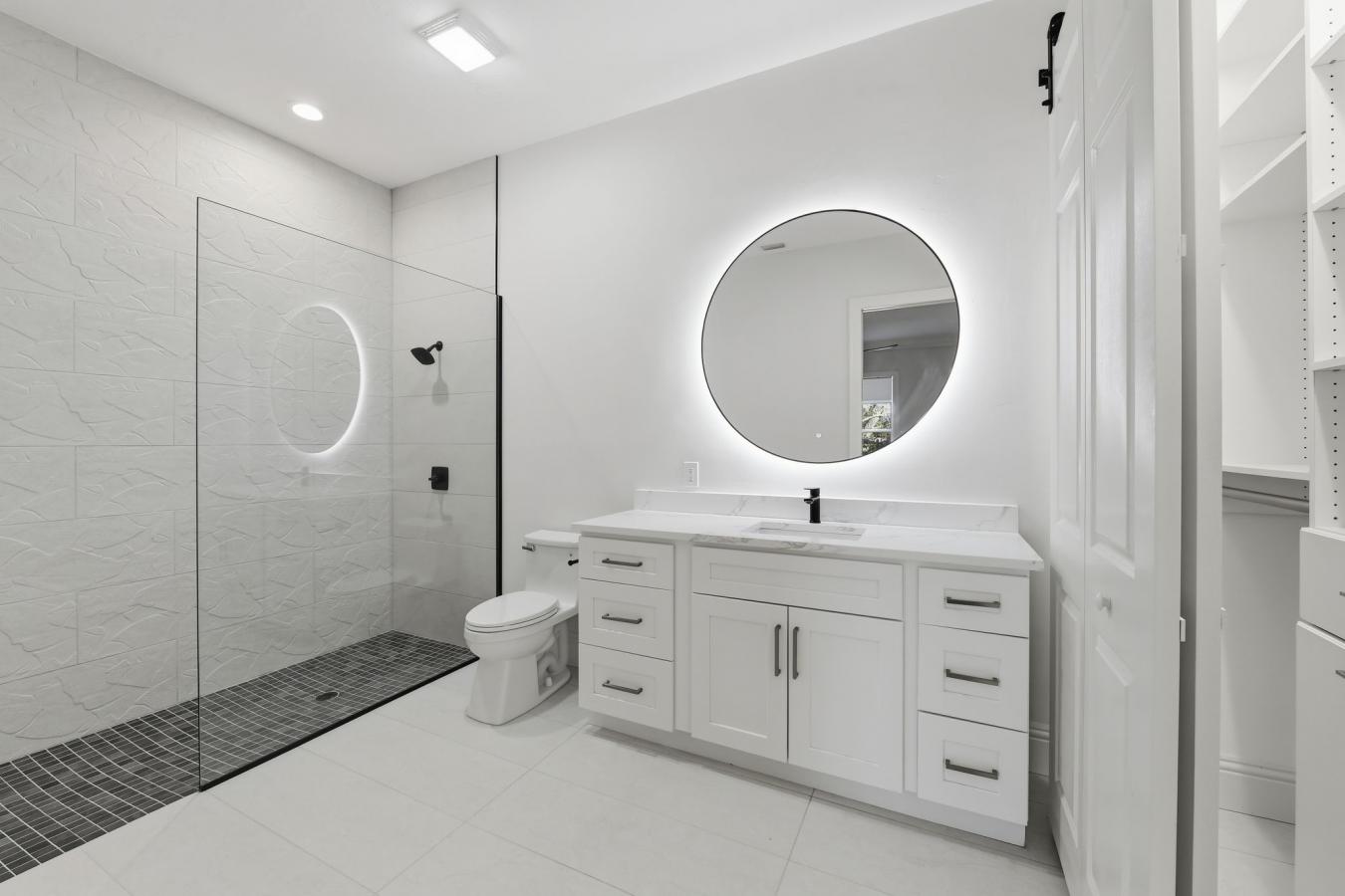 Sarasota, Sarasota, 34240, United States, 5 Bedrooms Bedrooms, ,6 BathroomsBathrooms,Residential,For Sale,2049921