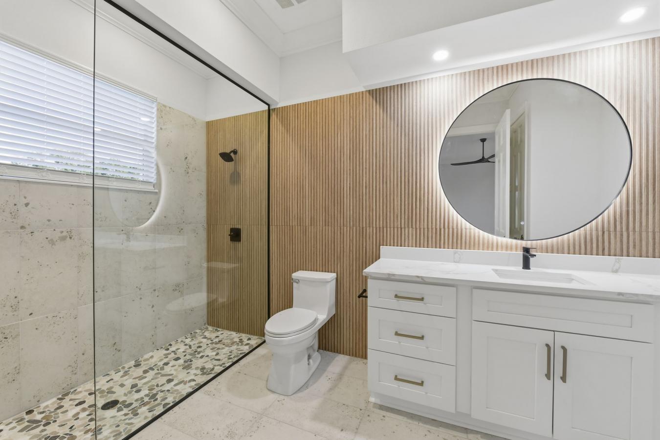 Sarasota, Sarasota, 34240, United States, 5 Bedrooms Bedrooms, ,6 BathroomsBathrooms,Residential,For Sale,2049921