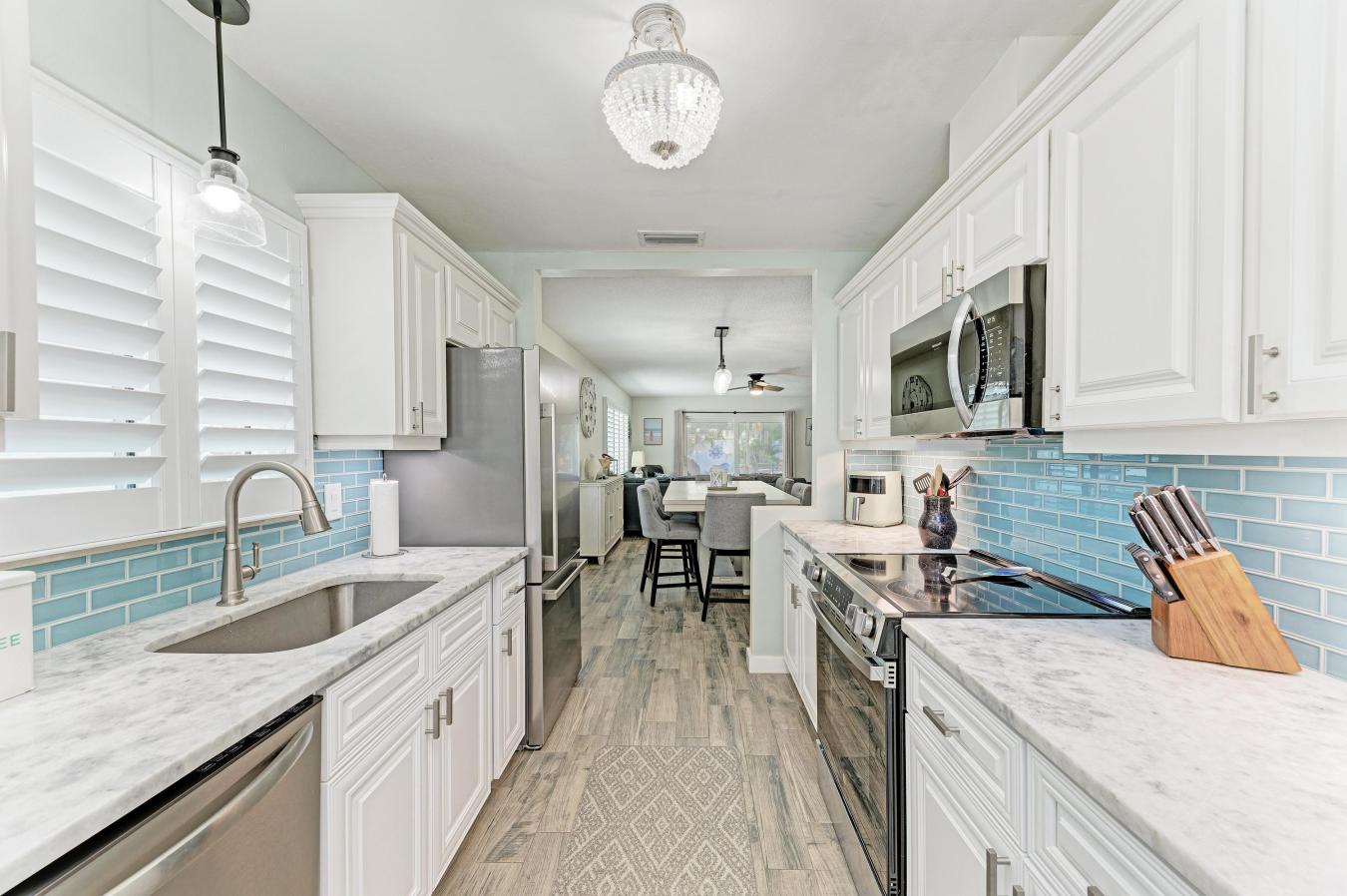 Siesta Key, Sarasota, 34242, United States, 2 Bedrooms Bedrooms, ,2 BathroomsBathrooms,Residential,For Sale,2049919