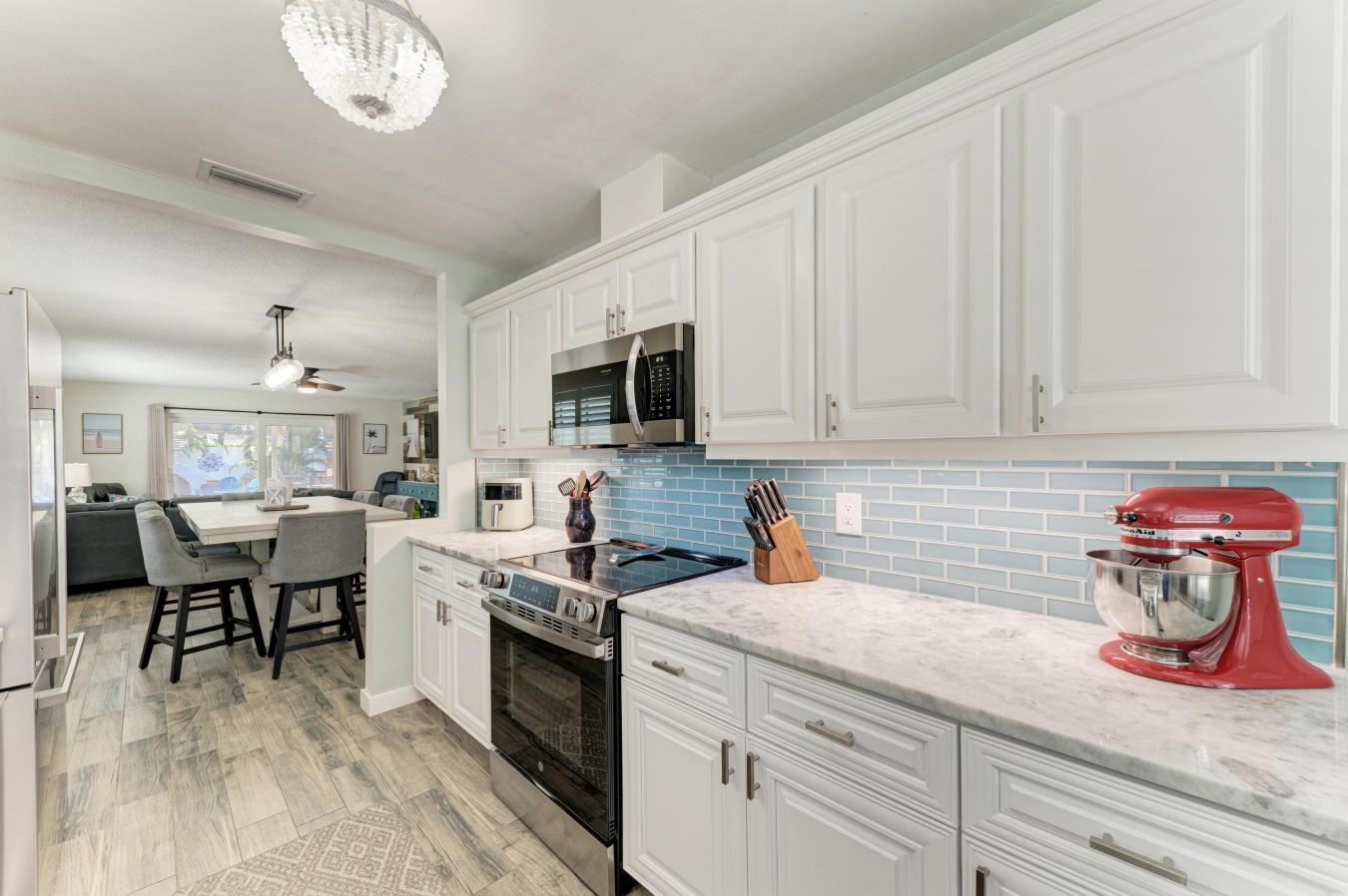 Siesta Key, Sarasota, 34242, United States, 2 Bedrooms Bedrooms, ,2 BathroomsBathrooms,Residential,For Sale,2049919