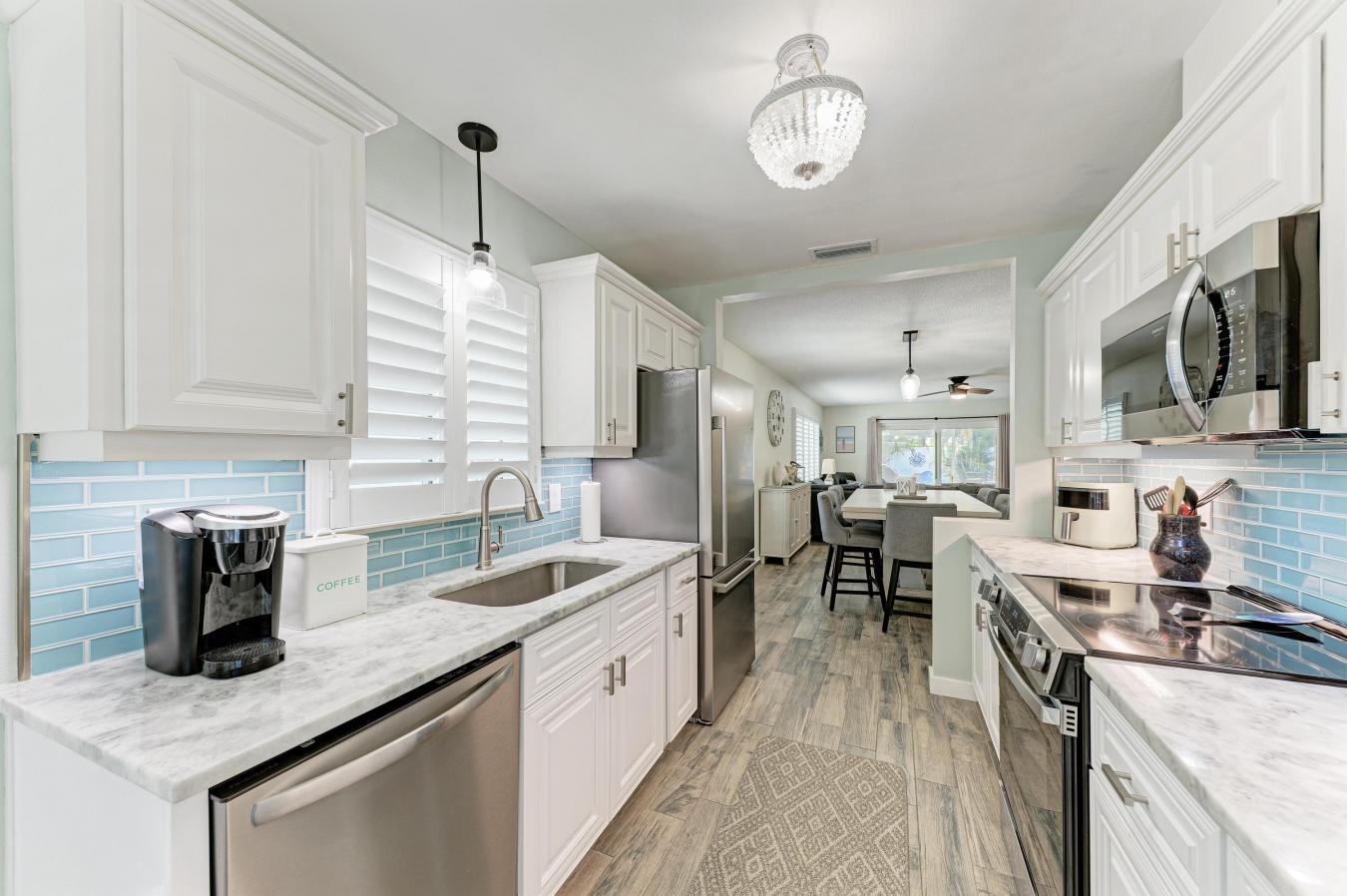 Siesta Key, Sarasota, 34242, United States, 2 Bedrooms Bedrooms, ,2 BathroomsBathrooms,Residential,For Sale,2049919