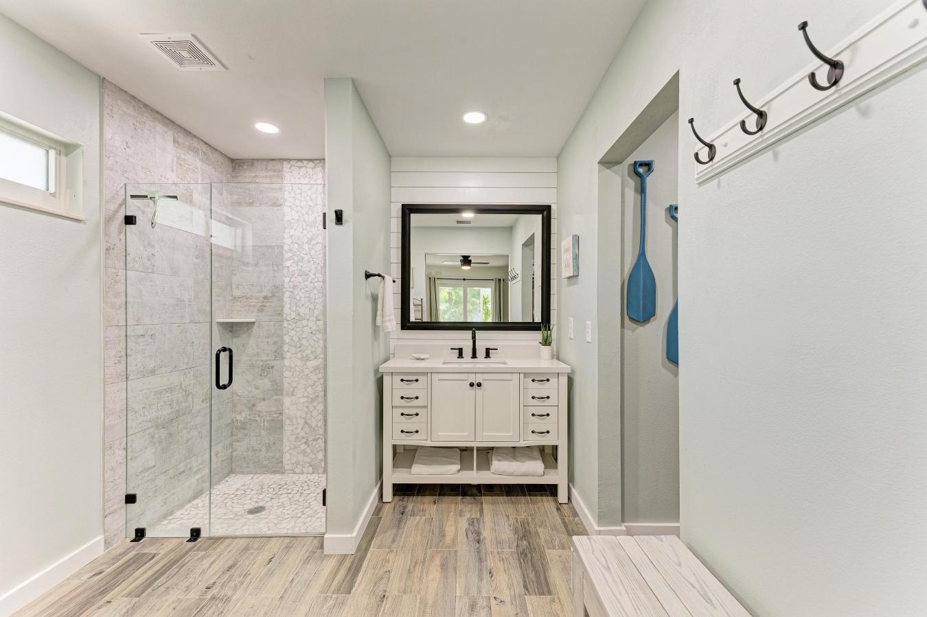Siesta Key, Sarasota, 34242, United States, 2 Bedrooms Bedrooms, ,2 BathroomsBathrooms,Residential,For Sale,2049919