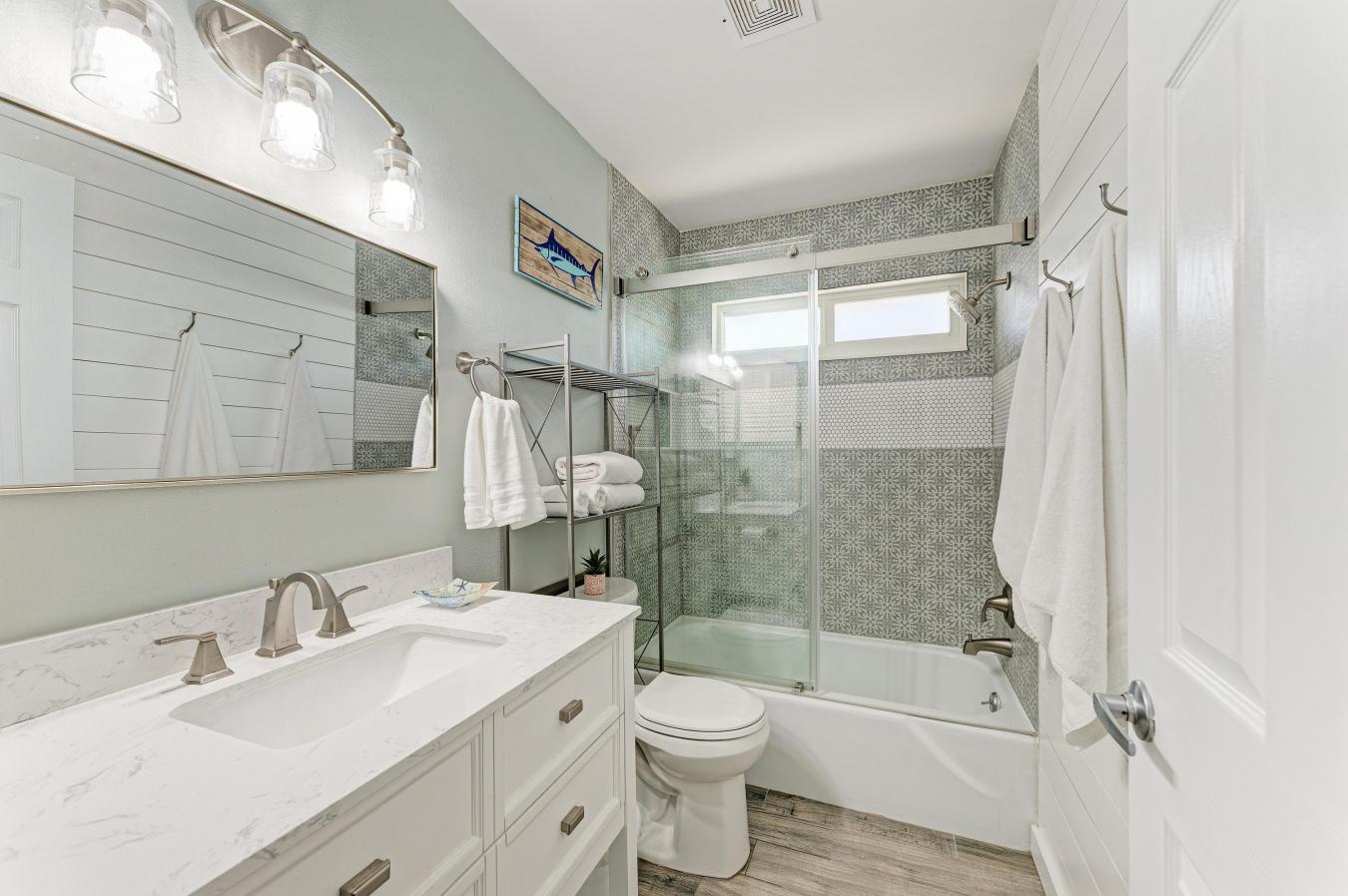 Siesta Key, Sarasota, 34242, United States, 2 Bedrooms Bedrooms, ,2 BathroomsBathrooms,Residential,For Sale,2049919