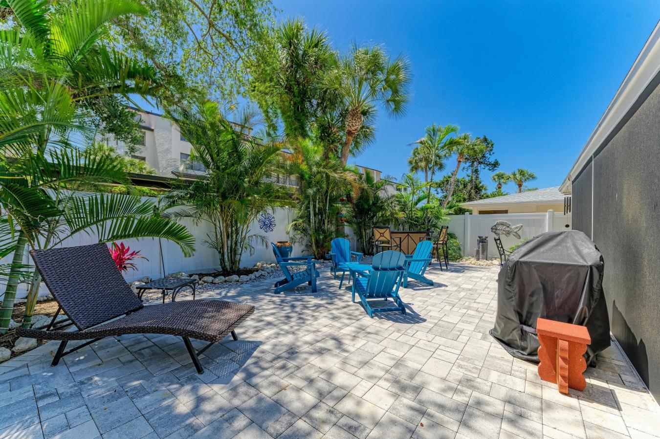 Siesta Key, Sarasota, 34242, United States, 2 Bedrooms Bedrooms, ,2 BathroomsBathrooms,Residential,For Sale,2049919