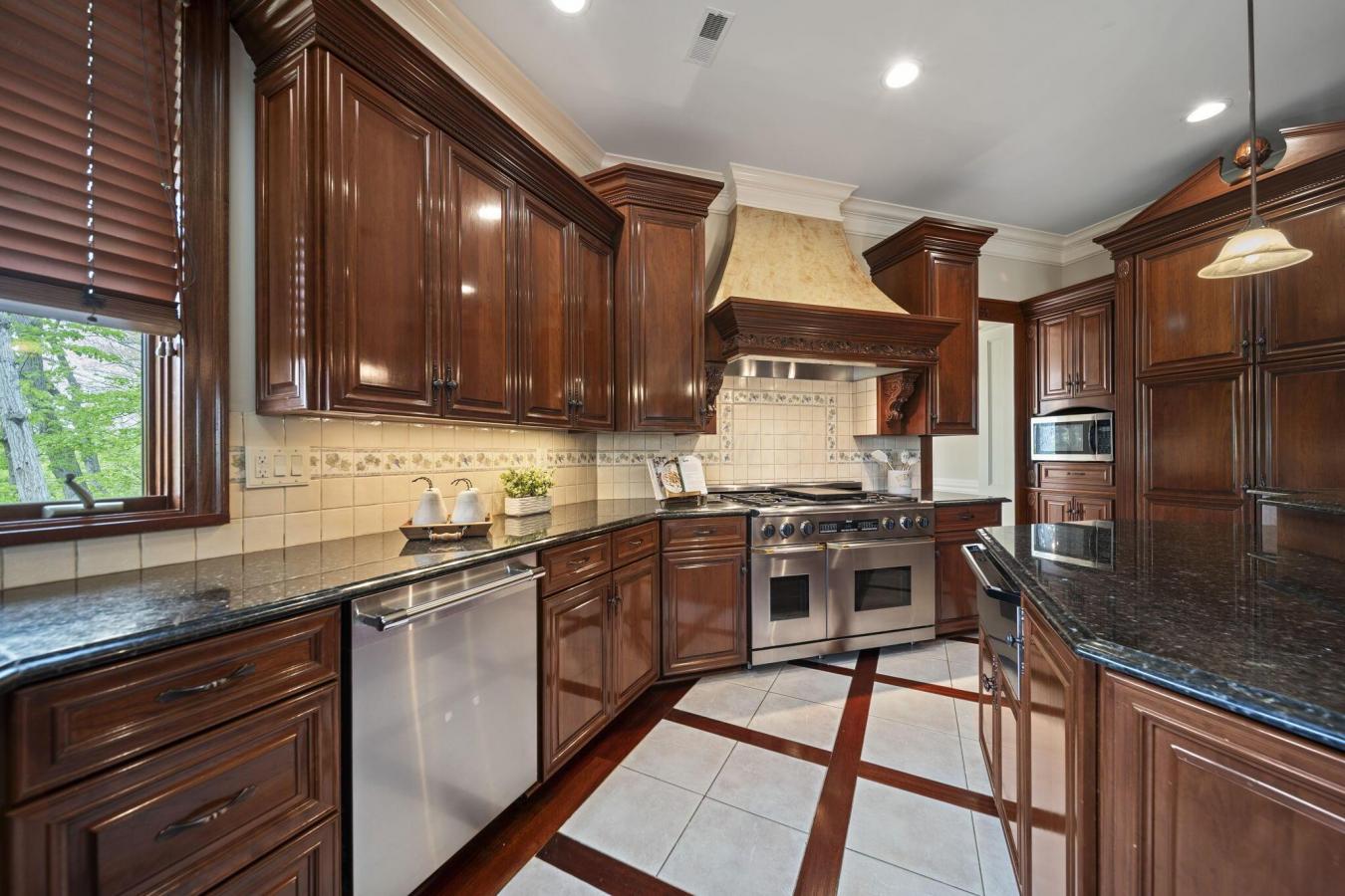 Powell, Delaware, 43065, United States, 6 Bedrooms Bedrooms, ,6 BathroomsBathrooms,Residential,For Sale,2049914