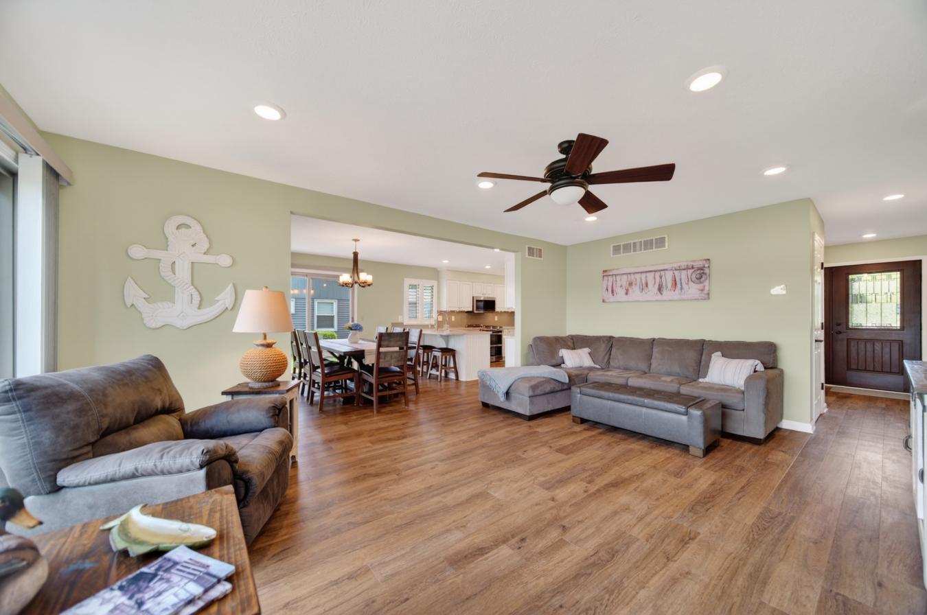 Conneaut Lake, Crawford, 16316, United States, 5 Bedrooms Bedrooms, ,3 BathroomsBathrooms,Residential,For Sale,2049911