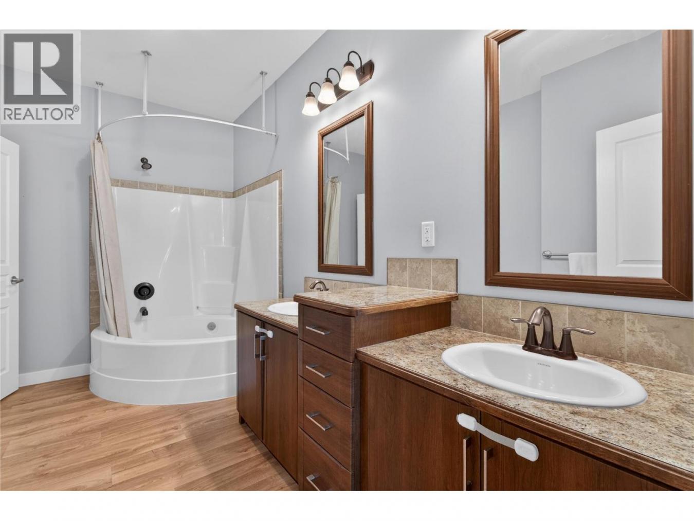Kaleden, BC, V0H1K0, Canada, 5 Bedrooms Bedrooms, ,3 BathroomsBathrooms,Residential,For Sale,2049910
