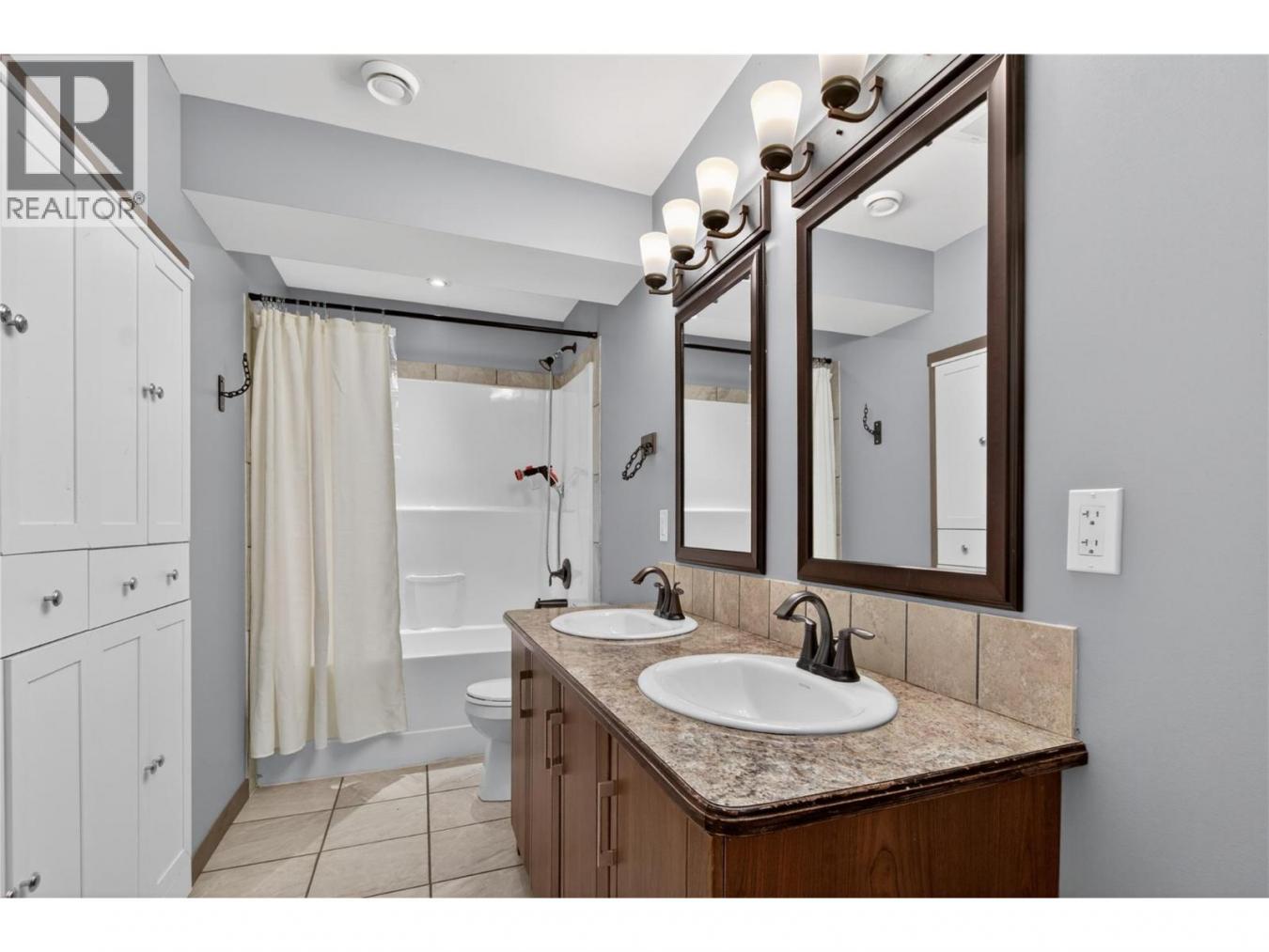Kaleden, BC, V0H1K0, Canada, 5 Bedrooms Bedrooms, ,3 BathroomsBathrooms,Residential,For Sale,2049910