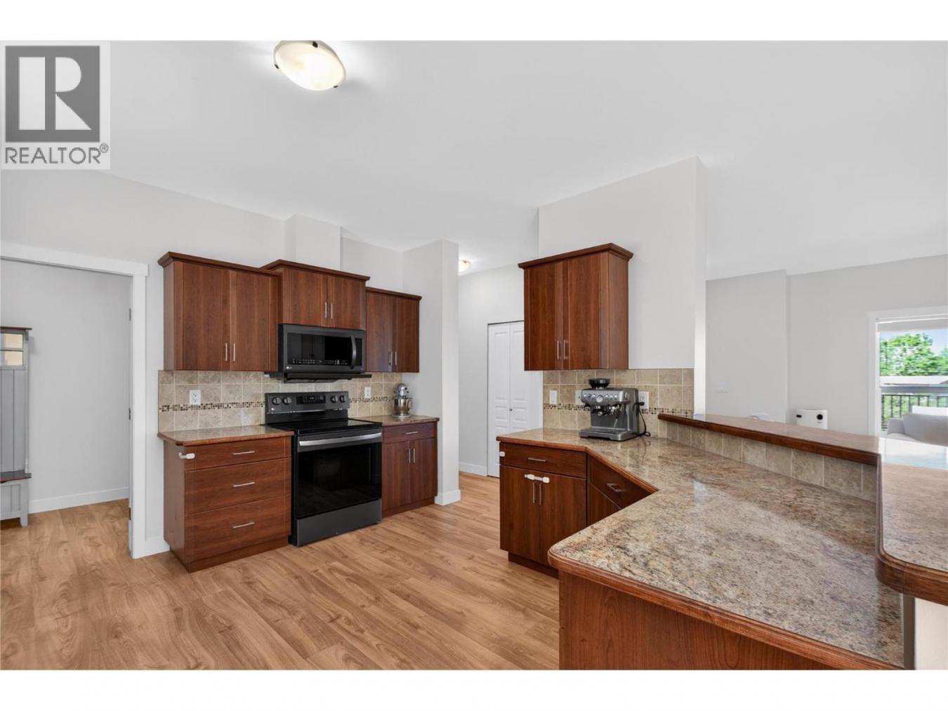 Kaleden, BC, V0H1K0, Canada, 5 Bedrooms Bedrooms, ,3 BathroomsBathrooms,Residential,For Sale,2049910