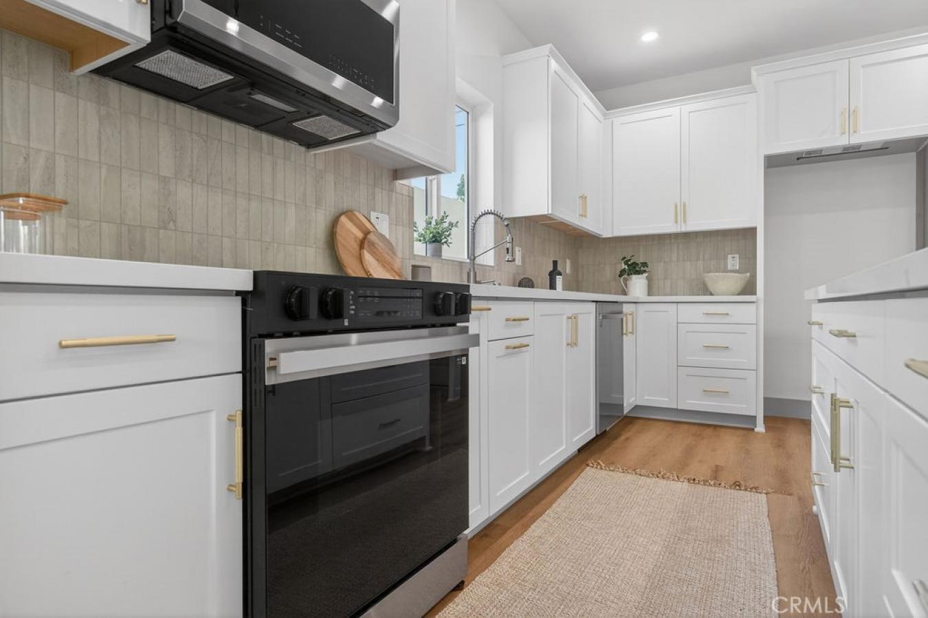 Paramount, Los Angeles, 90723, United States, 6 Bedrooms Bedrooms, ,4 BathroomsBathrooms,Residential,For Sale,2049906