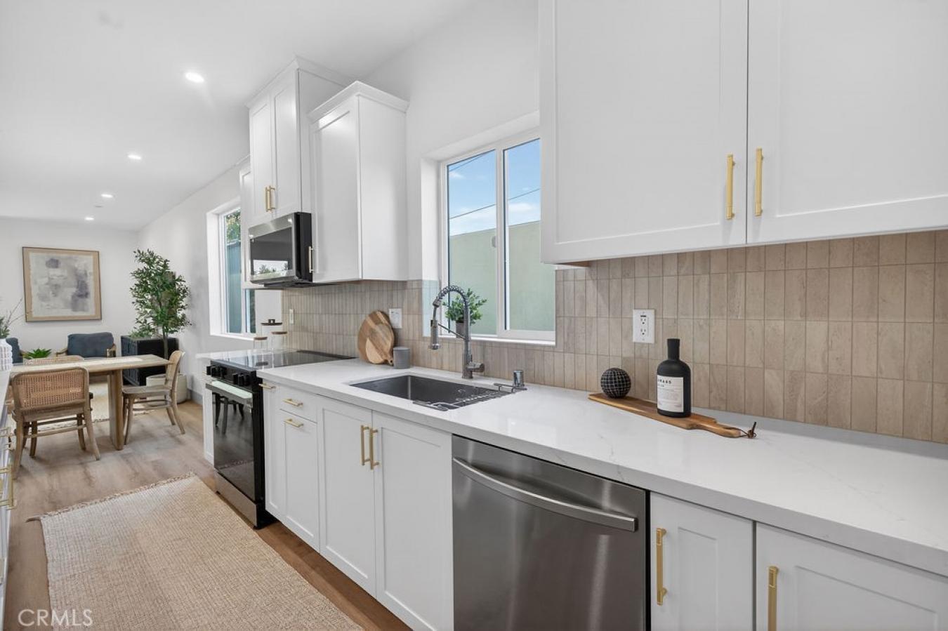 Paramount, Los Angeles, 90723, United States, 6 Bedrooms Bedrooms, ,4 BathroomsBathrooms,Residential,For Sale,2049906