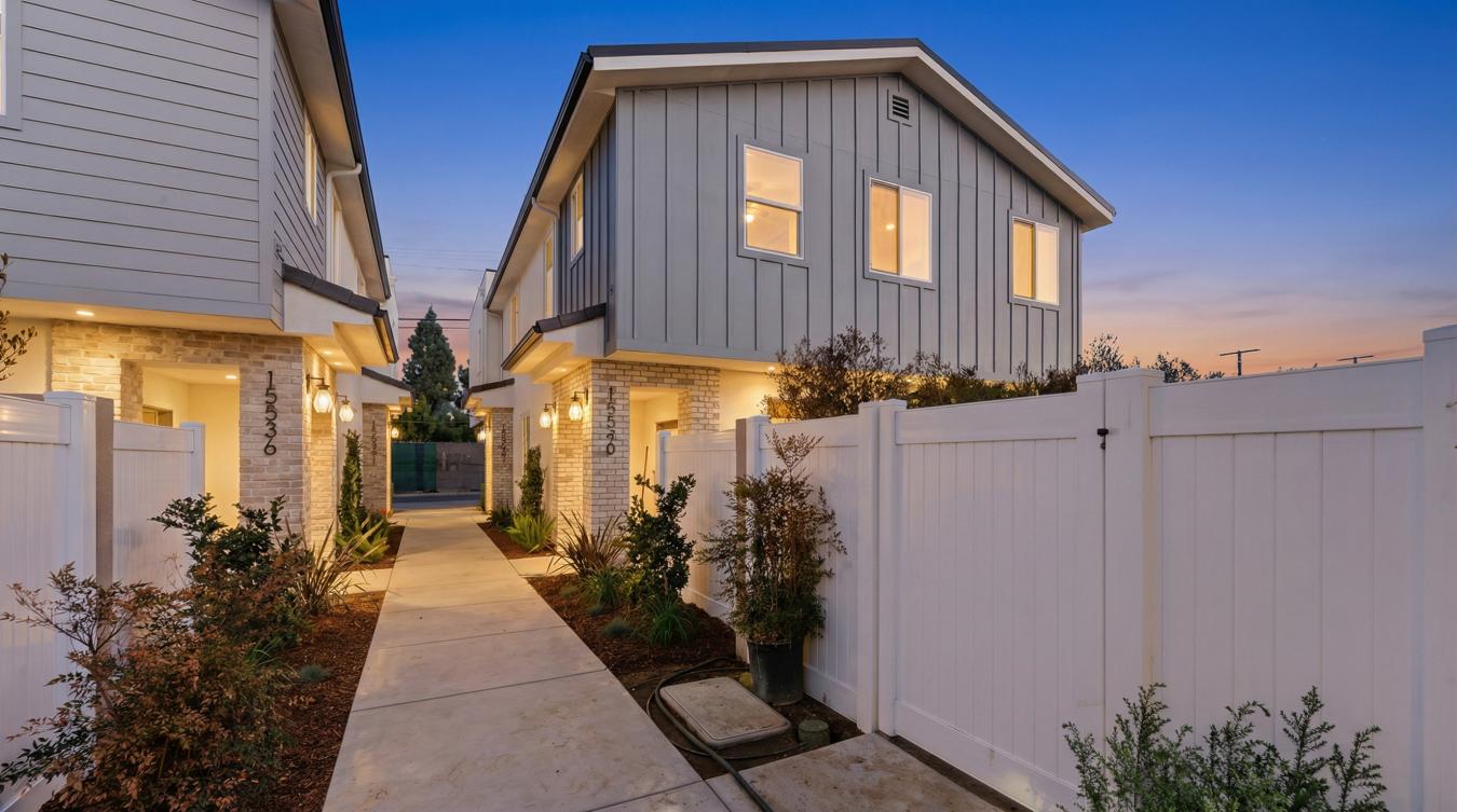 Paramount, Los Angeles, 90723, United States, 6 Bedrooms Bedrooms, ,4 BathroomsBathrooms,Residential,For Sale,2049906