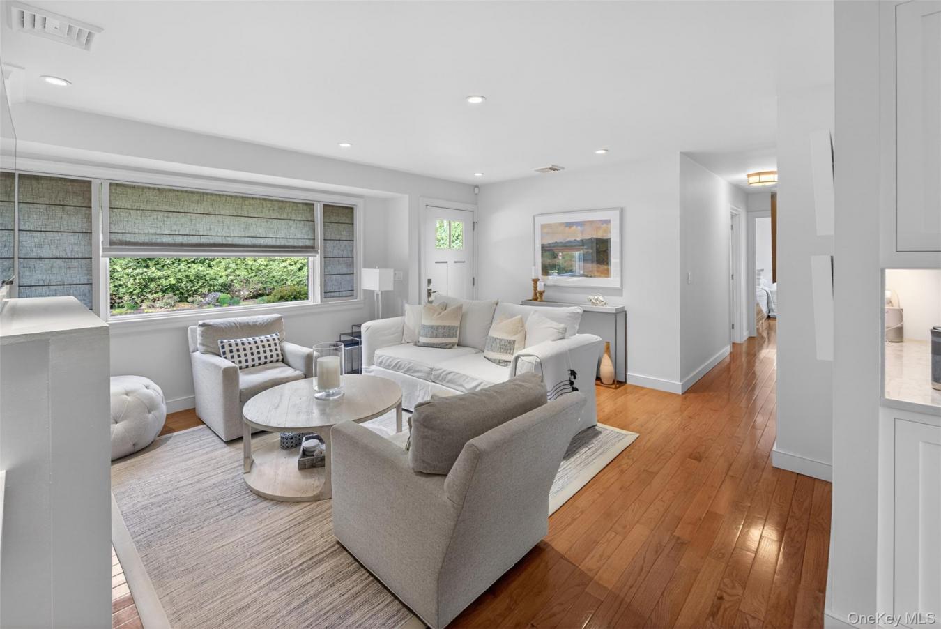 East Hampton, Suffolk County, 11937, United States, 3 Bedrooms Bedrooms, ,2 BathroomsBathrooms,Residential,For Sale,2049904