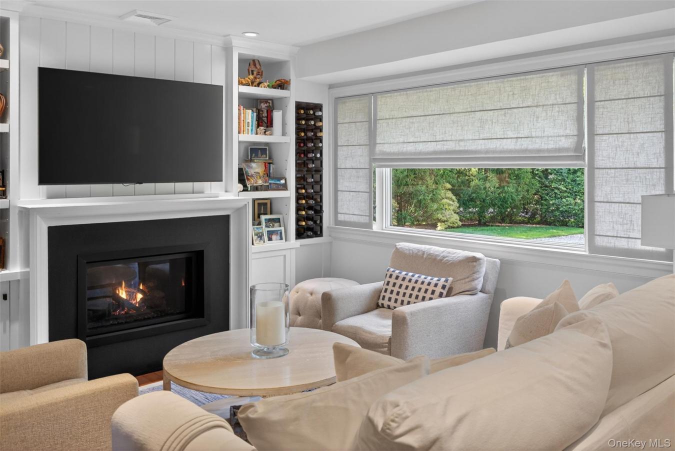 East Hampton, Suffolk County, 11937, United States, 3 Bedrooms Bedrooms, ,2 BathroomsBathrooms,Residential,For Sale,2049904