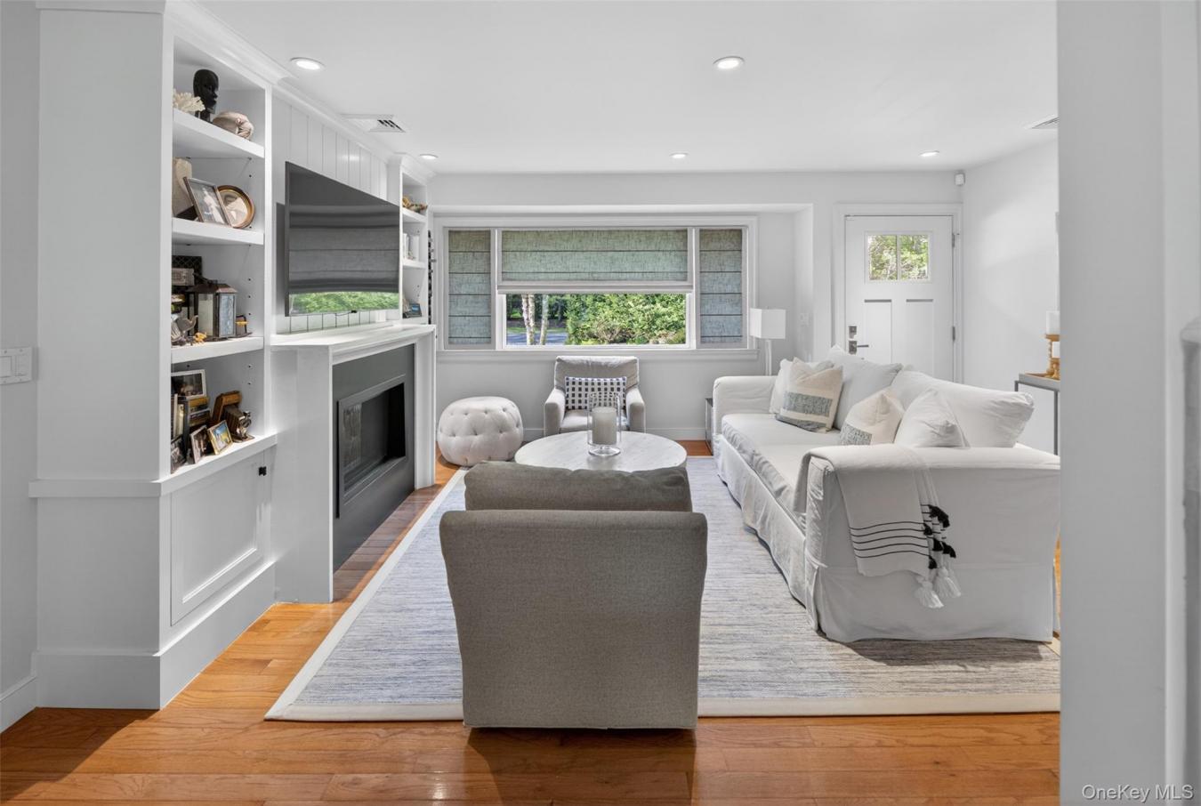 East Hampton, Suffolk County, 11937, United States, 3 Bedrooms Bedrooms, ,2 BathroomsBathrooms,Residential,For Sale,2049904