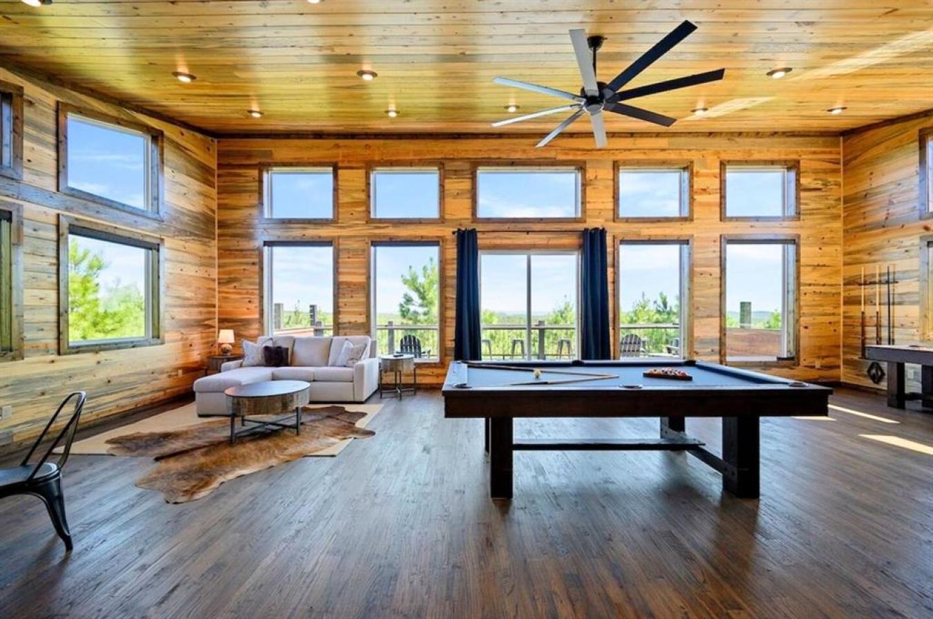 Broken Bow, McCurtain, 74728, United States, 6 Bedrooms Bedrooms, ,6 BathroomsBathrooms,Residential,For Sale,2049903