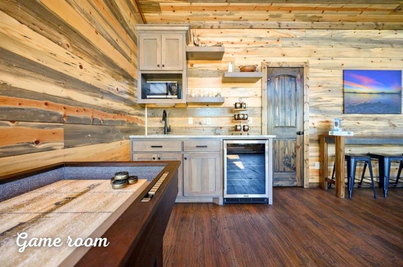 Broken Bow, McCurtain, 74728, United States, 6 Bedrooms Bedrooms, ,6 BathroomsBathrooms,Residential,For Sale,2049903