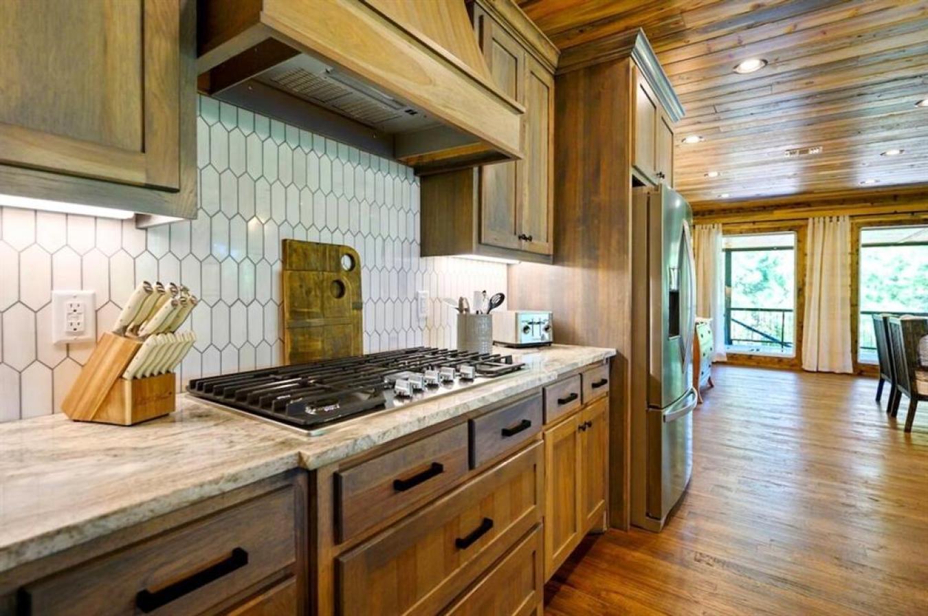 Broken Bow, McCurtain, 74728, United States, 6 Bedrooms Bedrooms, ,6 BathroomsBathrooms,Residential,For Sale,2049903
