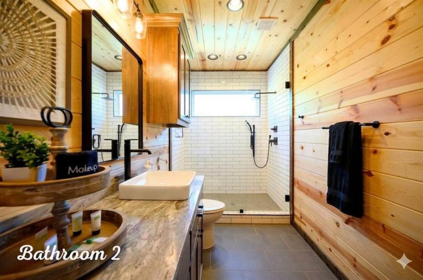 Broken Bow, McCurtain, 74728, United States, 6 Bedrooms Bedrooms, ,6 BathroomsBathrooms,Residential,For Sale,2049903