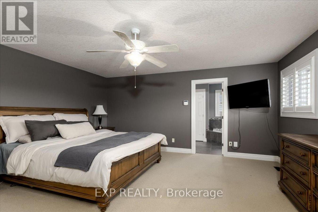 Dorchester, ON, N0L 1G3, Canada, 5 Bedrooms Bedrooms, ,4 BathroomsBathrooms,Residential,For Sale,2049900