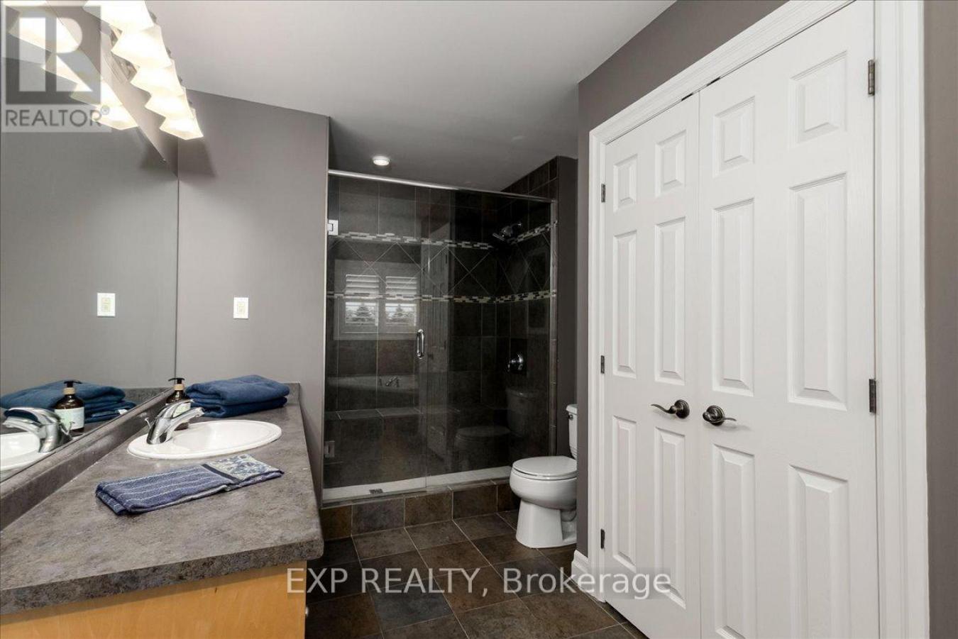 Dorchester, ON, N0L 1G3, Canada, 5 Bedrooms Bedrooms, ,4 BathroomsBathrooms,Residential,For Sale,2049900