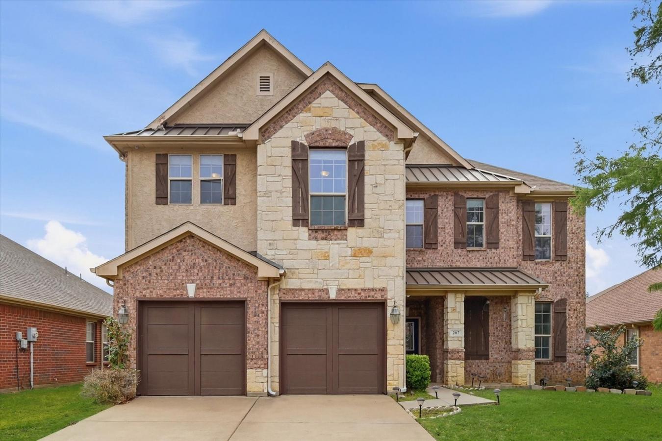 Welcome to 207 Moonlight Dr. in Euless, located in the sought-after Mi – image 2
