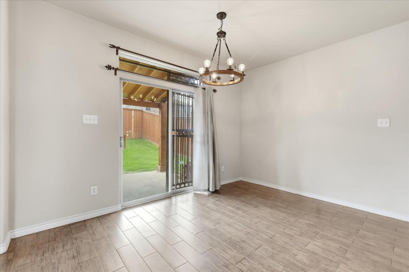 Welcome to 207 Moonlight Dr. in Euless, located in the sought-after Mi – image 9