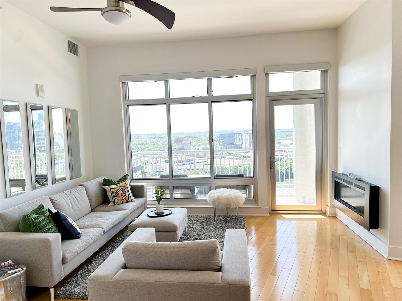 Austin, Travis, 78701, United States, 2 Bedrooms Bedrooms, ,2 BathroomsBathrooms,Residential,For Sale,2049899