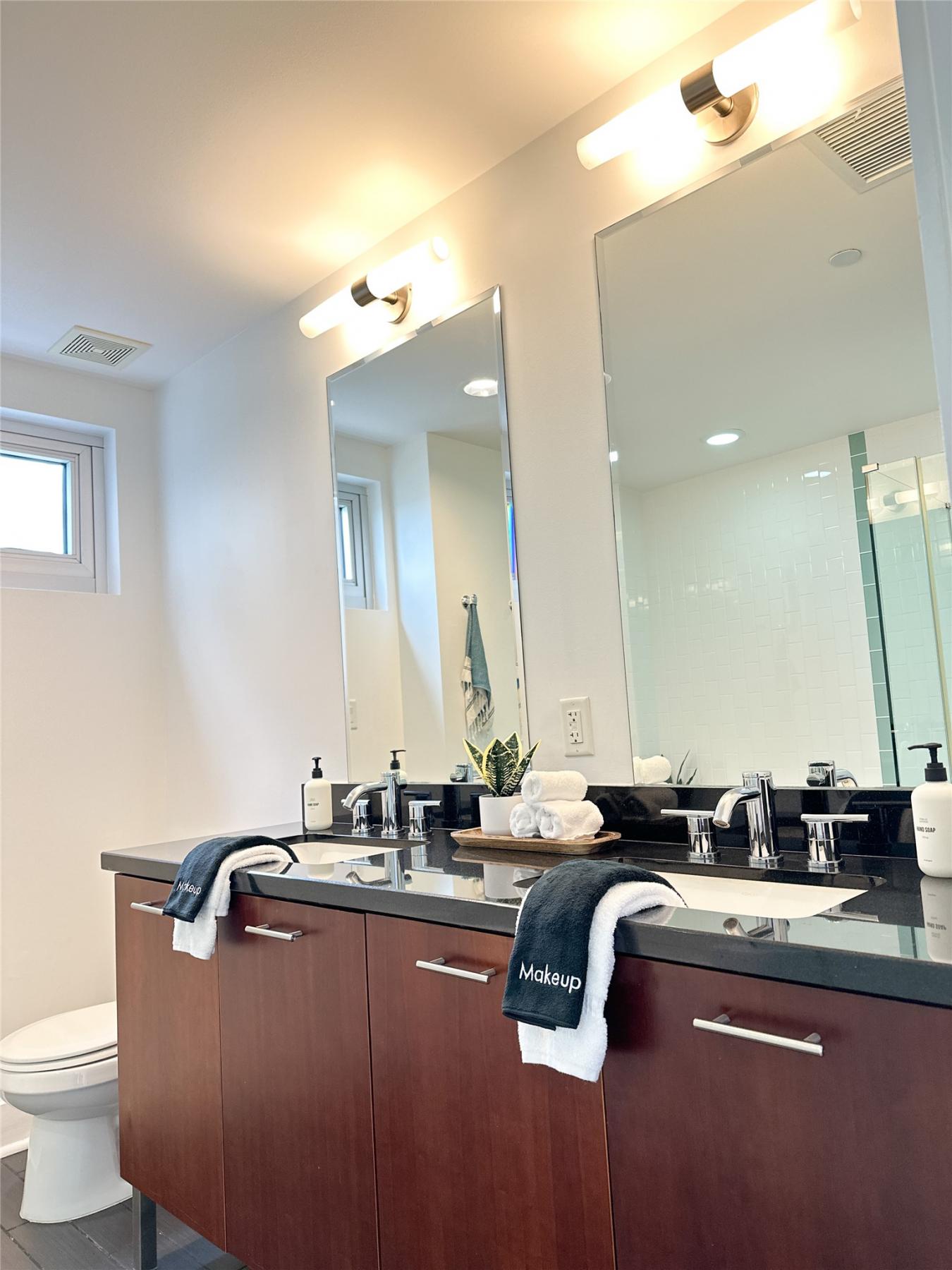 Austin, Travis, 78701, United States, 2 Bedrooms Bedrooms, ,2 BathroomsBathrooms,Residential,For Sale,2049899